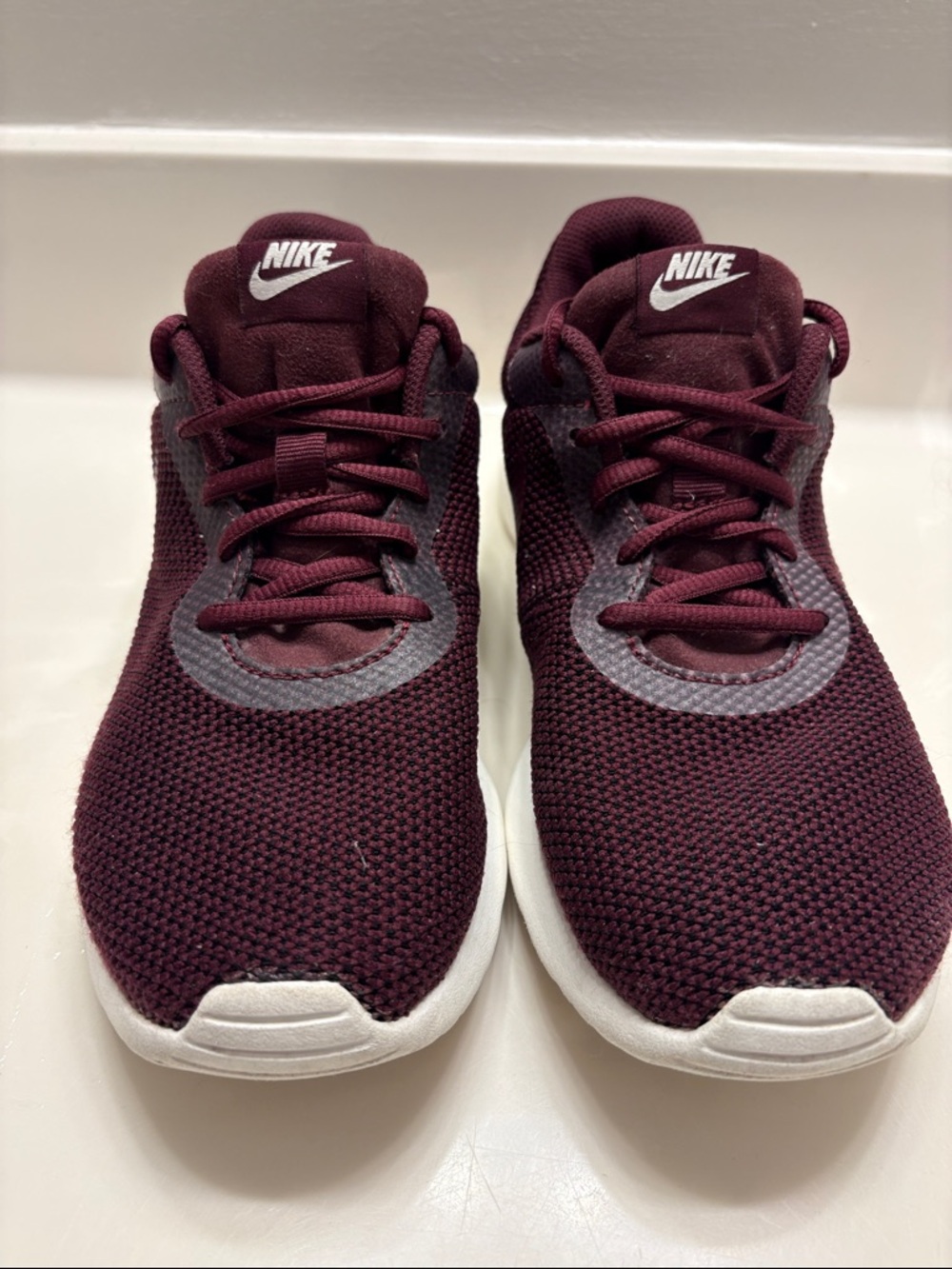 Nike Tanjun Woman’s 8.5 Night Maroon Running Shoes Sneakers